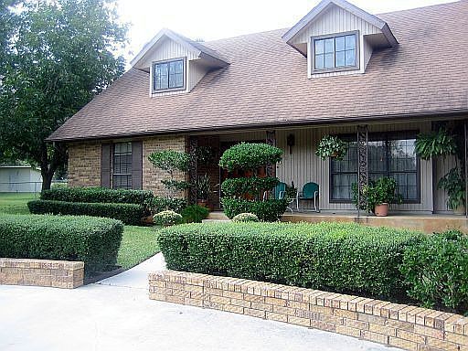 2nd image of 110 Hillcrest Dr