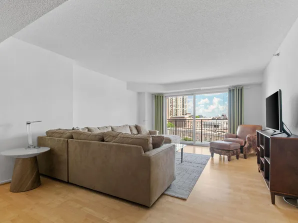 121 Washington Ave S APT 516, Minneapolis, MN 55401