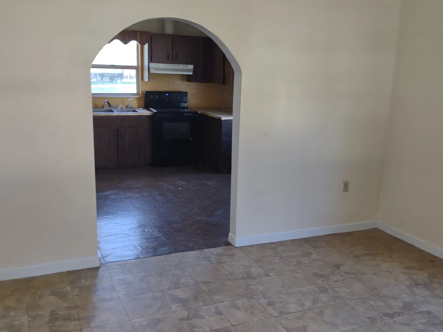 2 bed, 957 sqft, $1,175 — Photo 4