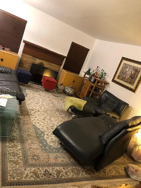 4 bed, 2400 sqft, $2,995 — Photo 4