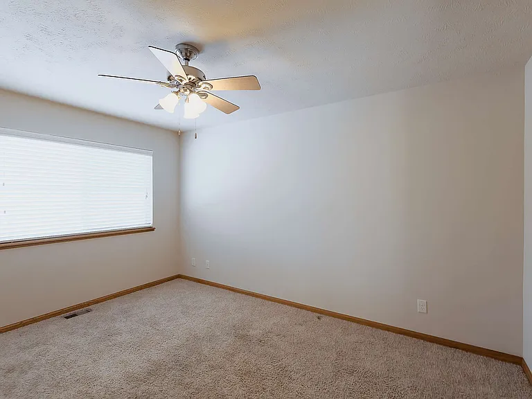 8815 Venice Ln — Photo 25