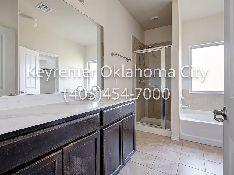2409 Rosa Cir — Photo 26