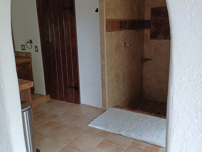 2910 Hill Valley Dr — Photo 21