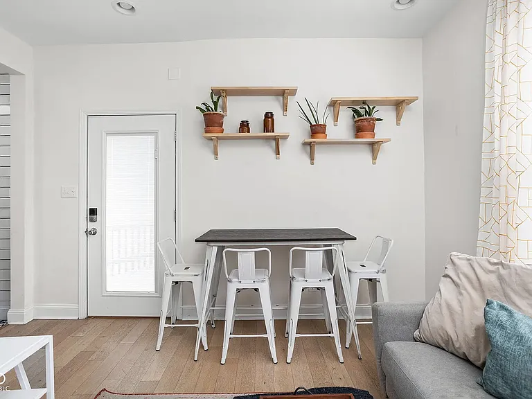 810 Grove St — Photo 22
