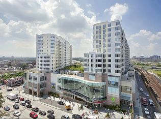 40-26 College Point Blvd #1809, Flushing, NY 11354