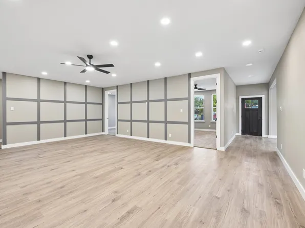3337 Whirlaway Rd, Dallas, TX 75229