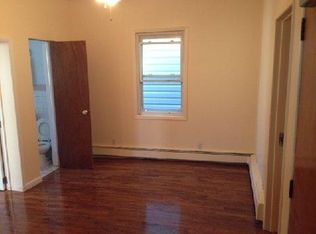 7131 69th St, Glendale, NY 11385