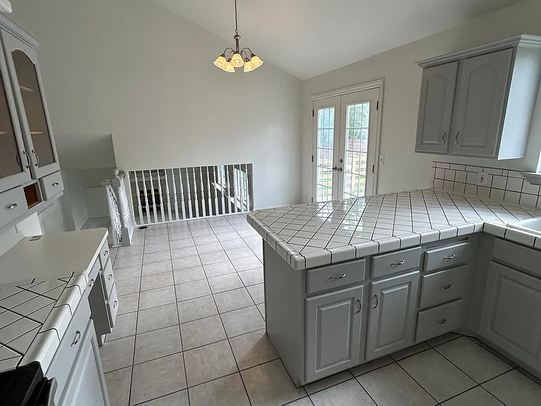355 N 1200 E — Photo 7