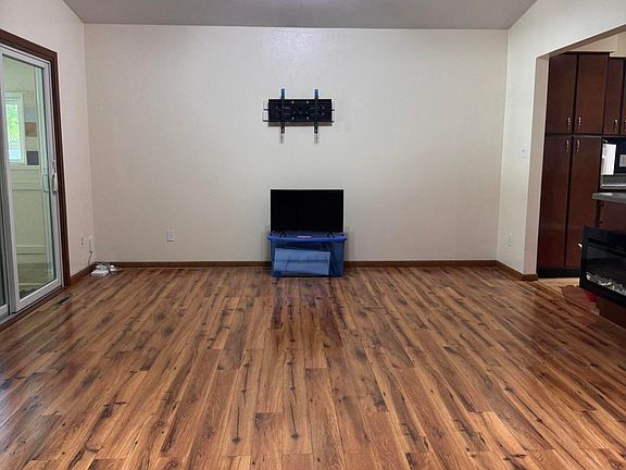 3rd image of 2607 Olive St
