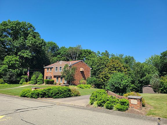 2nd image of 5061 Northlawn Cir