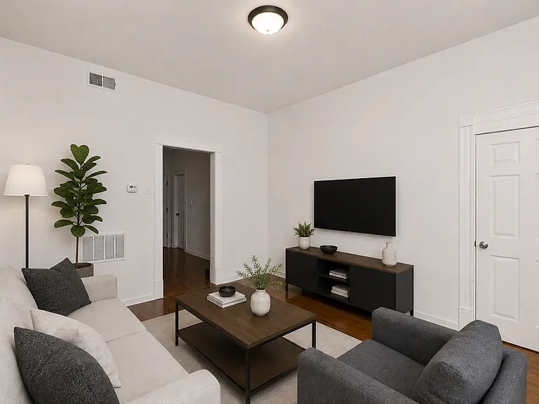 841 N Damen Ave #1R — Photo 4