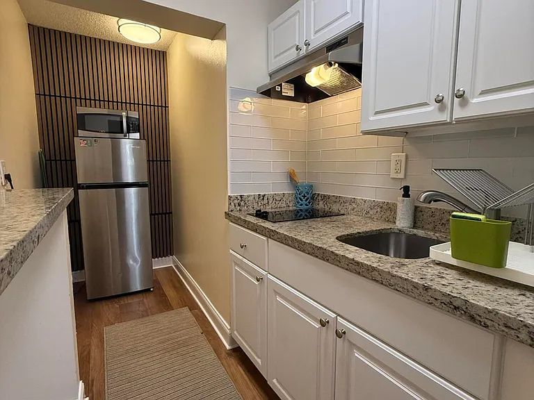 803 NE 2nd Ave #STUDIO — Photo 9