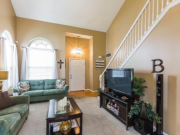 4th image of 140 Wesley Ct
