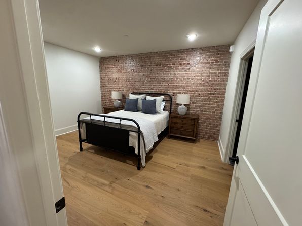 213 W Main St #4