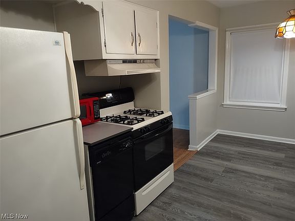 4th image of 3326 Amherst Ave