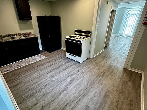 2nd image of 187-189 N Main St N #3
