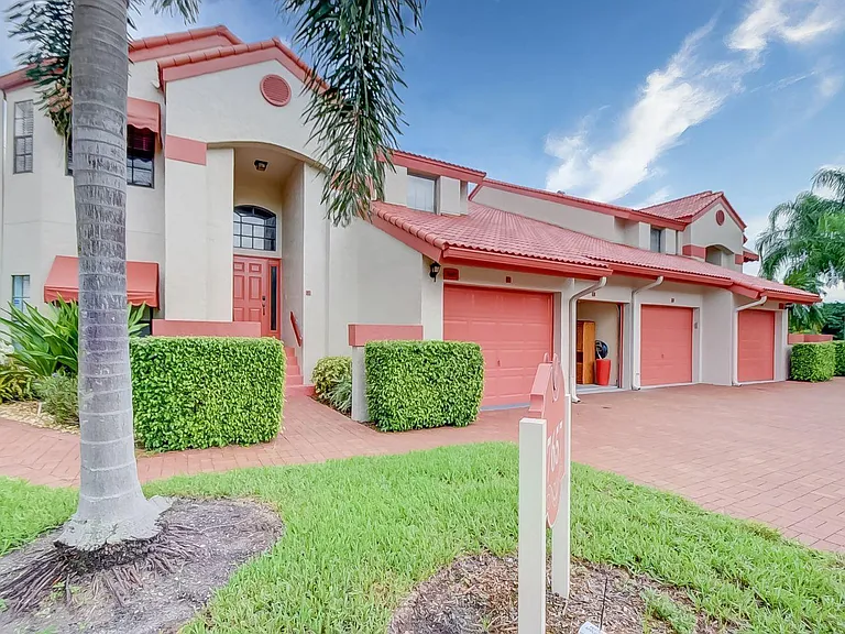 7657 Lexington Club Blvd #C — Photo 2