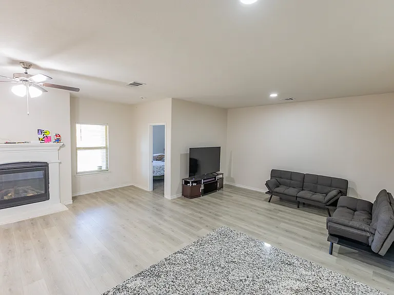 6321 Wales St — Photo 27