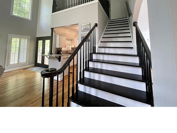 3rd image of 1237 Buena Vista Dr