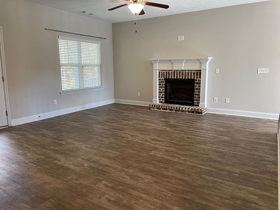 5th image of 924 Linsmore Ave