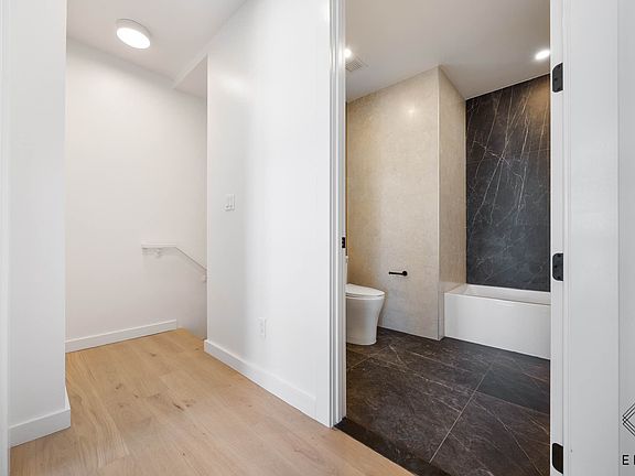 5th image of 1211 Fulton St #8C