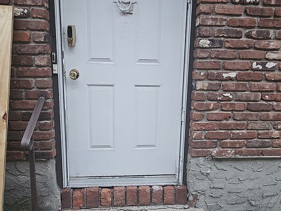 3rd image of 335 Kell Ave Floor 1