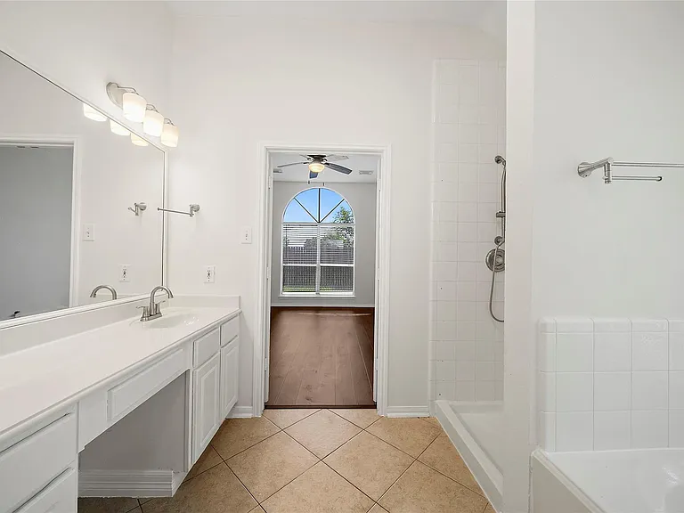 3122 Glen Cullen Ln — Photo 8