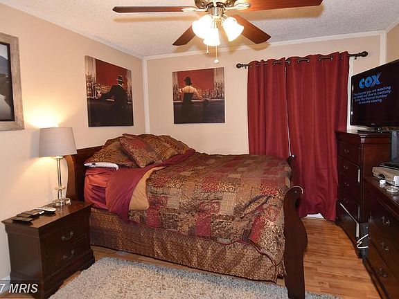 4th image of 1527 Lincoln Way APT 102B