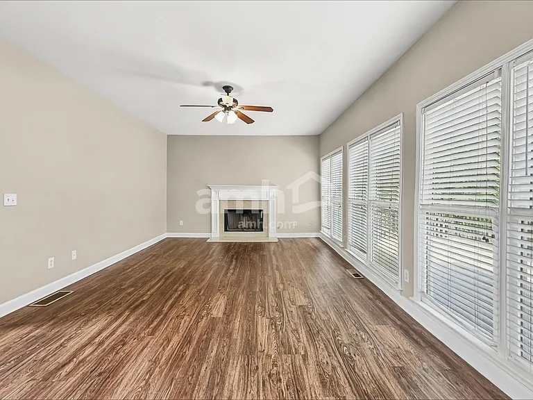 4524 Kingsgate Ct NW — Photo 9