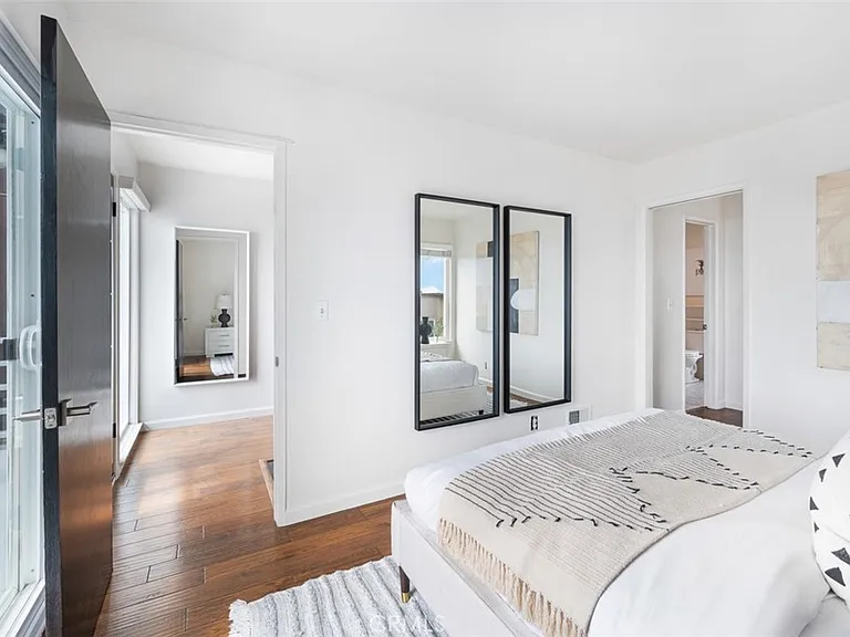 1059 Miramar St — Photo 12