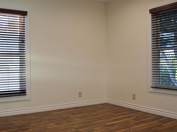 4th image of 872 Hilldale Ave