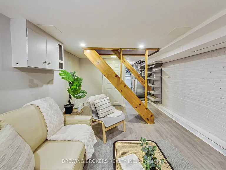 98 Moberly Ave — Photo 19