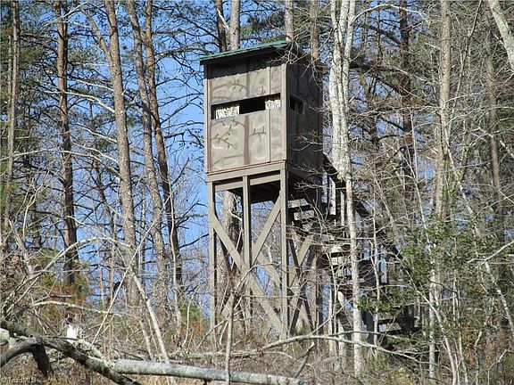 5th image of Hillbilly Hollar Dr