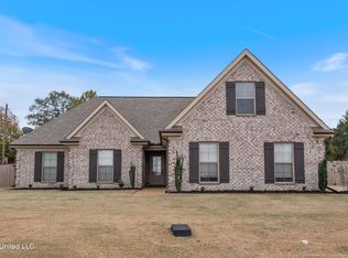310 Garrison Dr, Senatobia, MS 38668