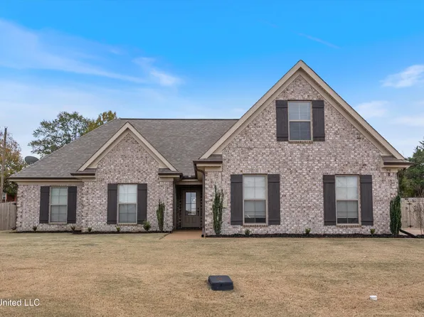 310 Garrison Dr, Senatobia, MS 38668