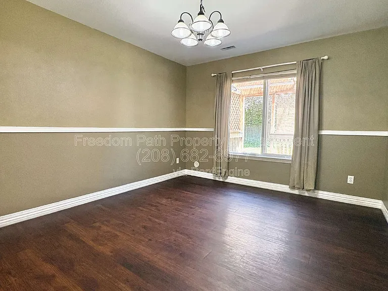 1955 W Ridgemont Ave — Photo 8