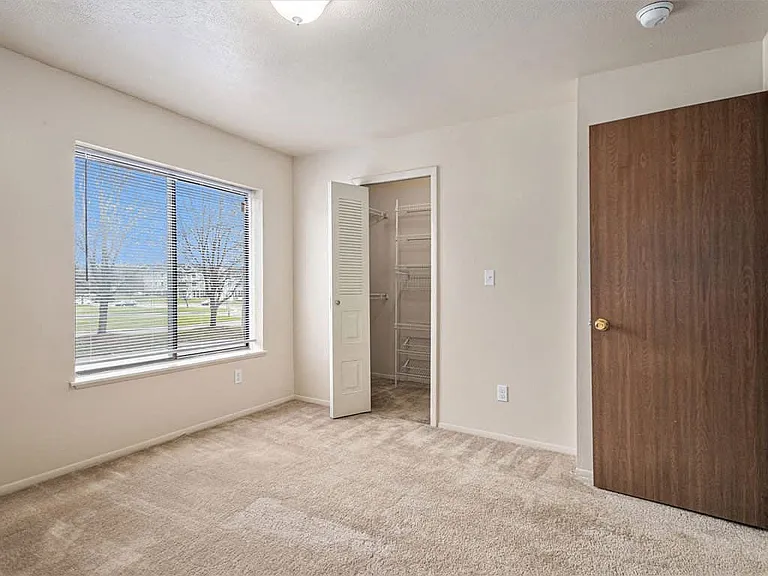 Indian Lakes Apartments — Photo 74