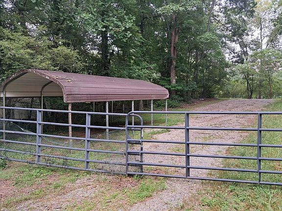 5th image of 583 Ridgeview Rd