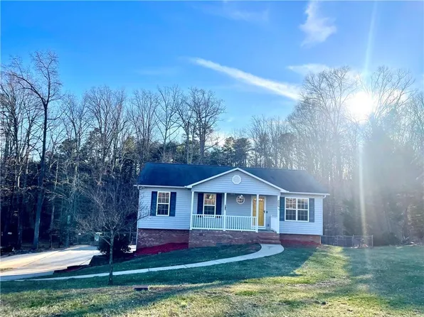 4024 Elizabeth Park Dr, Tobaccoville, NC 27050