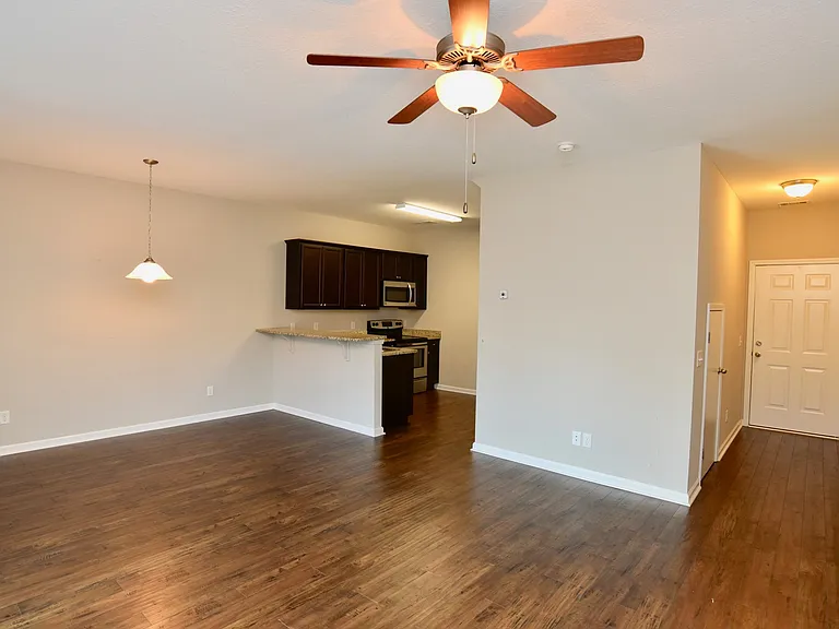 45 Walker Ct — Photo 4