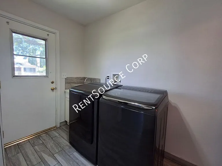 10059 McLennan Ave — Photo 13