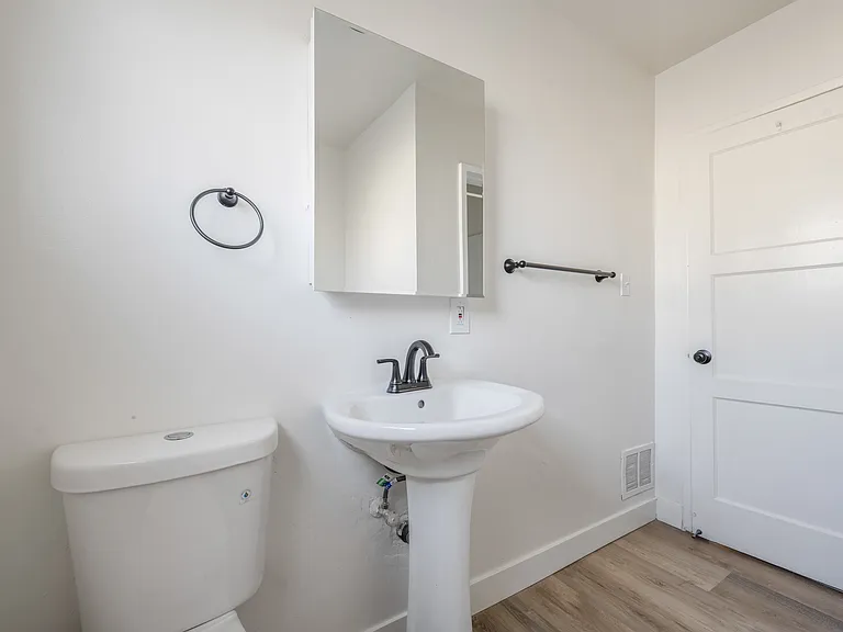 4320 Santa Rosalia Dr #B — Photo 13