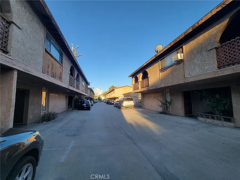15005 Indiana Ave — Photo 27