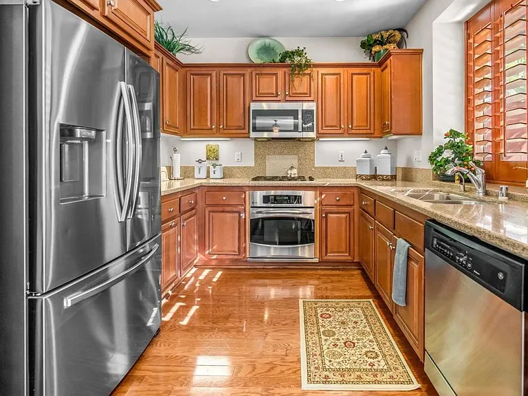 465 Avenida Antonio — Photo 6