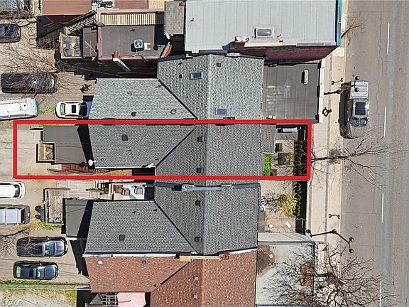 5th image of 252 King St W