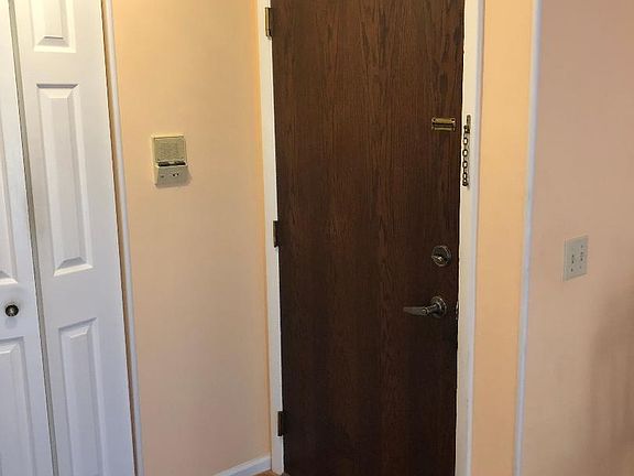 5th image of 456 Thornhill Ln APT D1