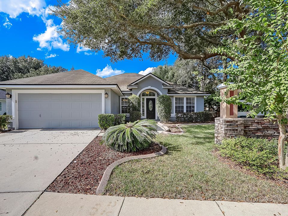 1st image of 2602 Coachman Lakes Dr