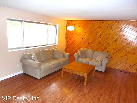3rd image of 1376 Terry Dr