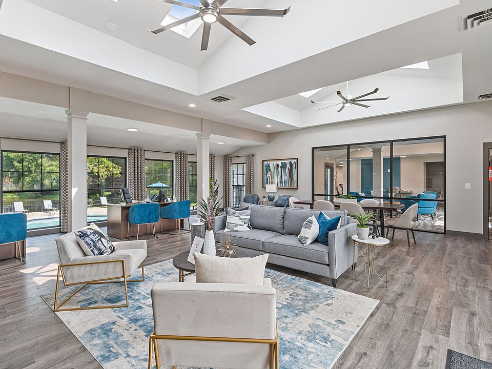 1st image of 101 Knights Ct #104