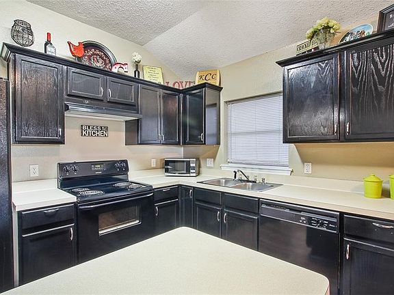 5th image of 3905 Sonoma Dr